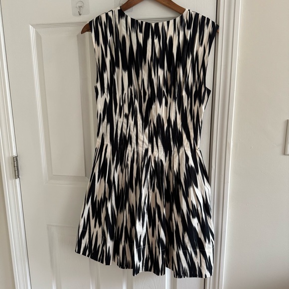 BANANA REPUBLIC Cici Poplin Mini Dress Pleated V Neck - Picture 4 of 12
